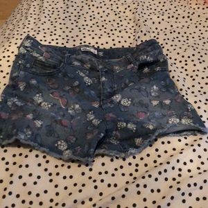 Butterfly shorts 🦋